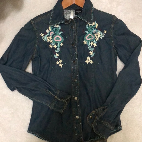 Western Style Martin Ranch Denim embroidered shirt - Picture 1 of 3